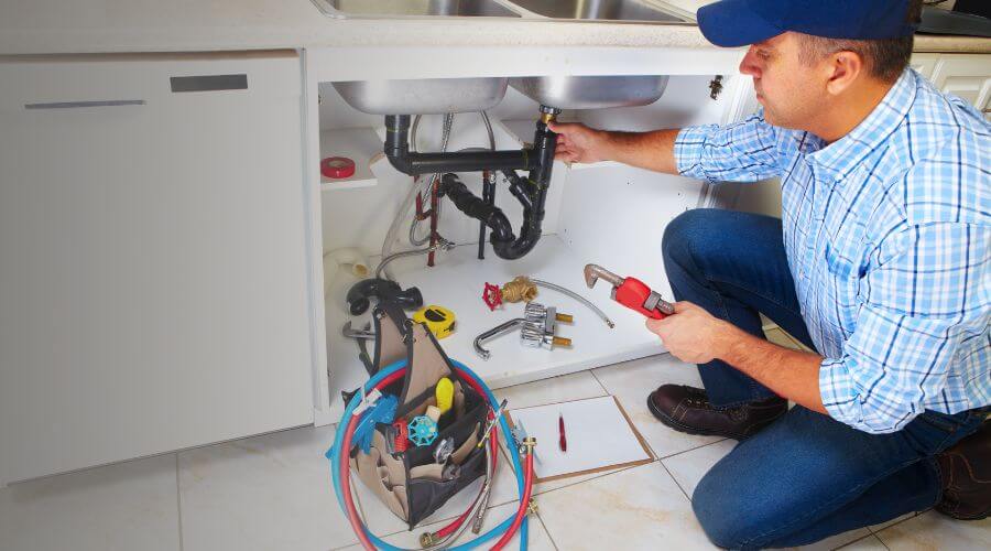 Professional expert plumbing services in Floresville, TX